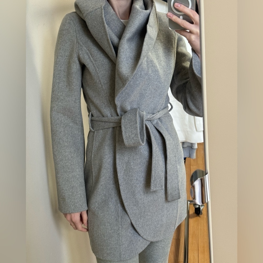 Tahari Women’s Marla Wool Caped Gray Coat Size Small